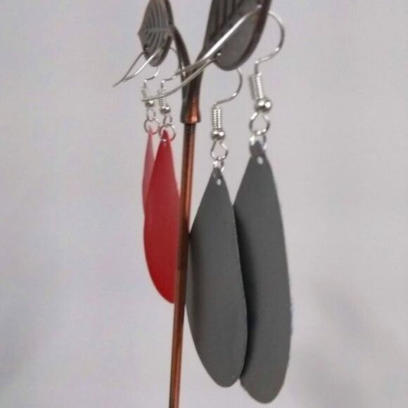 Sparkling Smooches & Stormy Waves Teardrop Earring Duo - Picture 4 of 6